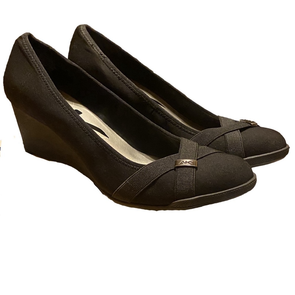 Anne Klein Tabora Wedge Pumps – Size 8 M, Black Fabric
